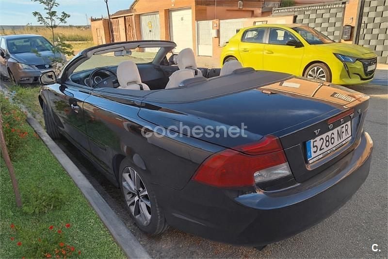 Usado Volvo C70 Momentum 150 CV (110 kW) 2011 Negro Descapotable