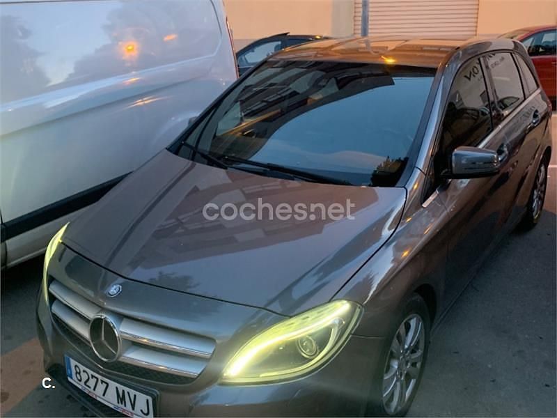 Gris / plata Usado 2012 Mercedes B180 Monovolumen | 9500 € (Buen precio) - Imagen 1/4