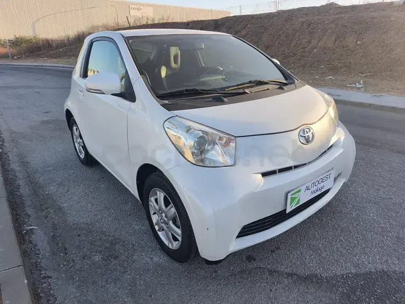Usado Toyota iQ 68 CV (50 kW) 2009 Blanco Utilitario