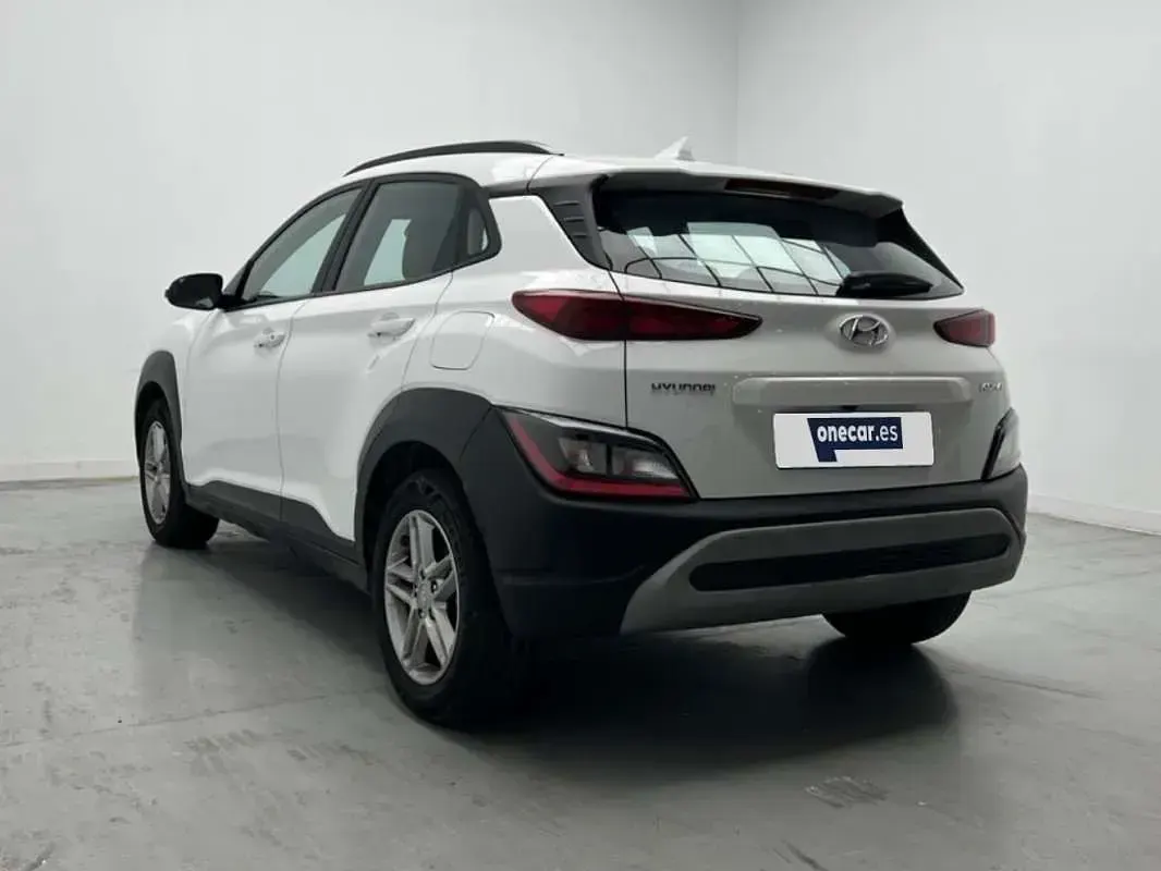 Usado Hyundai Kona 120 CV (88 kW) 2023 Blanco SUV