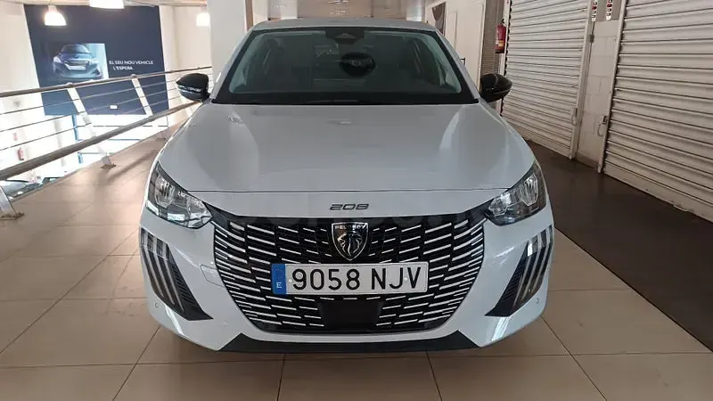 Nuevo Peugeot 208 Allure 100 CV (73 kW) 2025 Blanco Utilitario
