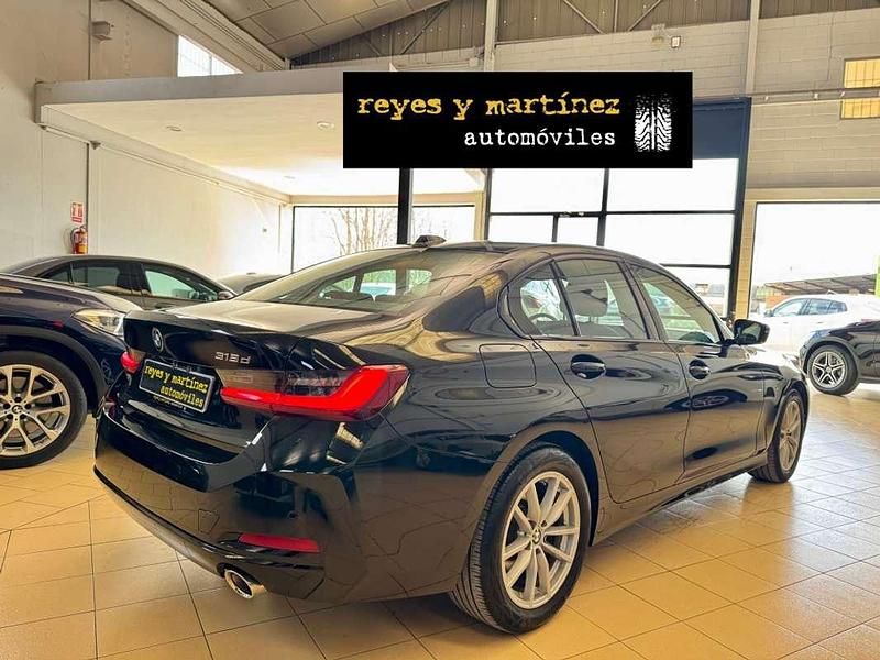 Usado BMW 318 Luxury Line 150 CV (110 kW) 2023 Negro Berlina