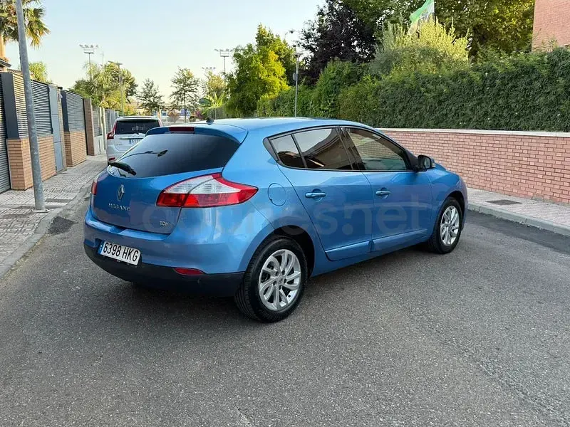 Usado Renault Mégane Dynamique 115 CV (84 kW) 2012 Azul Berlina
