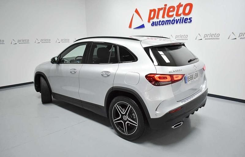 Usado Mercedes GLA200 150 CV (110 kW) 2021 Gris SUV