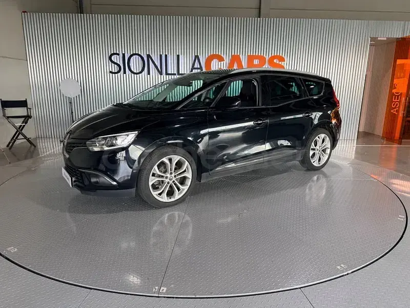 Usado Renault Grand Scénic IV Zen 120 CV (88 kW) 2020 Negro Monovolumen
