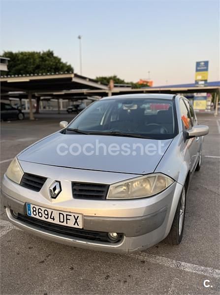 Gris / plata Usado 2005 Renault Mégane II Authentique Berlina | 1800 € (Buen precio) - Imagen 1/1