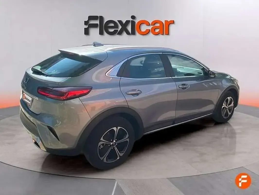 Usado Kia XCeed 141 CV (103 kW) 2021 Gris SUV