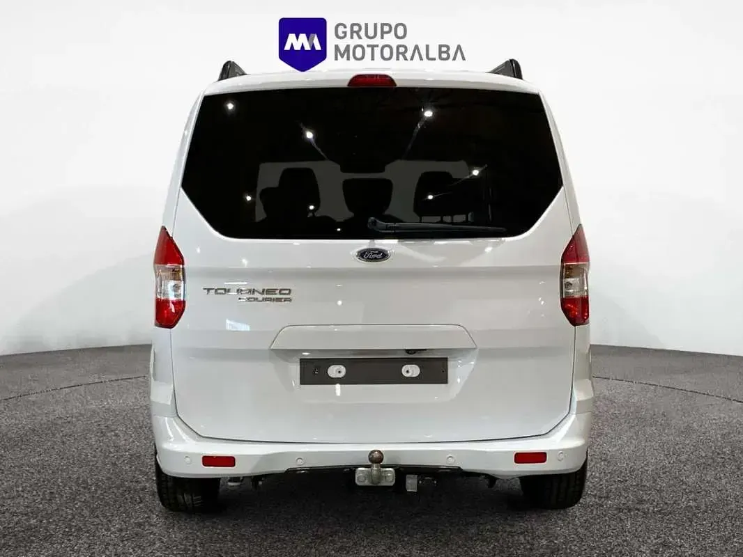 Usado Ford Tourneo Courier Titanium 102 CV (75 kW) 2020 Blanco Monovolumen