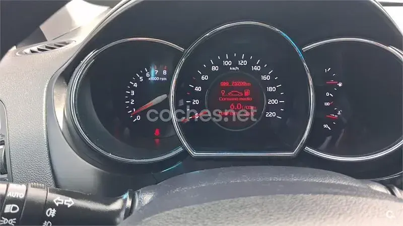 Usado Kia Rio 84 CV (61 kW) 2016 Azul Utilitario