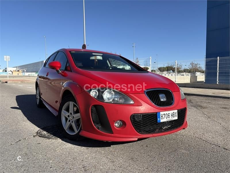 Rojo Usado 2011 Seat Leon Style Berlina | 6000 € (Buen precio) - Imagen 1/4