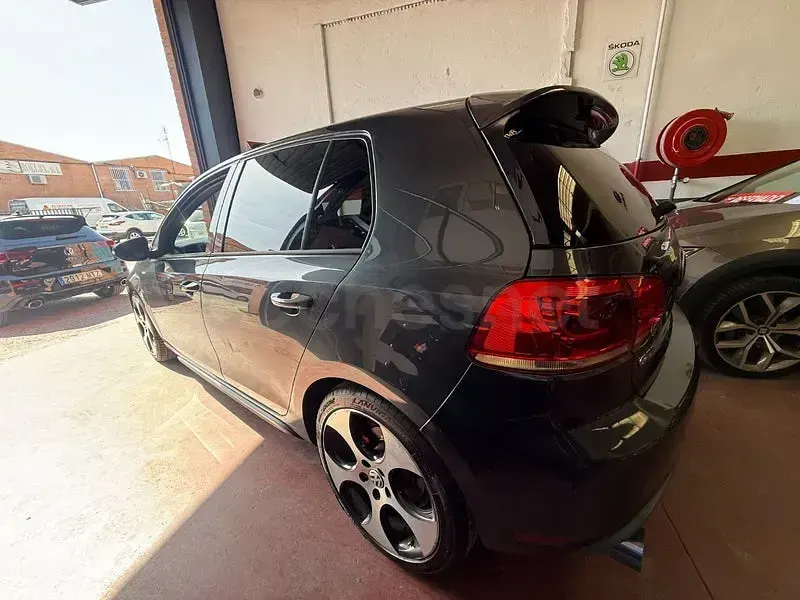 Usado VW Golf VI GTI 210 CV (154 kW) 2011 Negro Utilitario