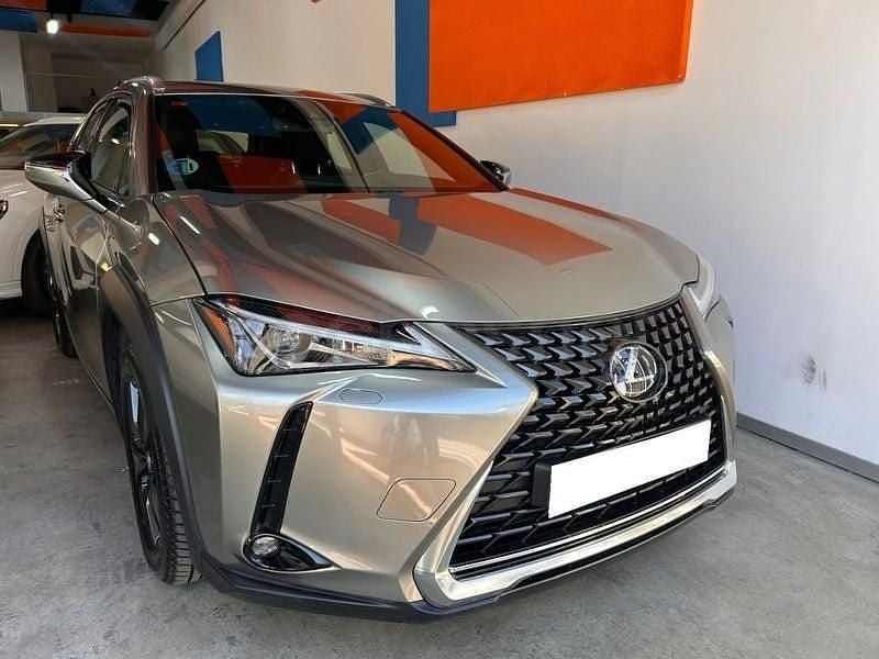 Usado Lexus UX Executive Line 184 CV (135 kW) 2019 Beige SUV