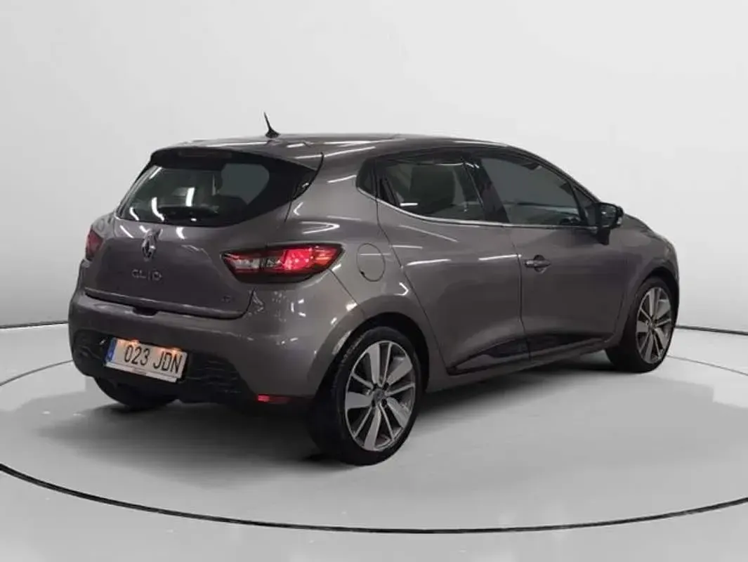 Usado Renault Clio IV 90 CV (66 kW) 2015 Gris Utilitario
