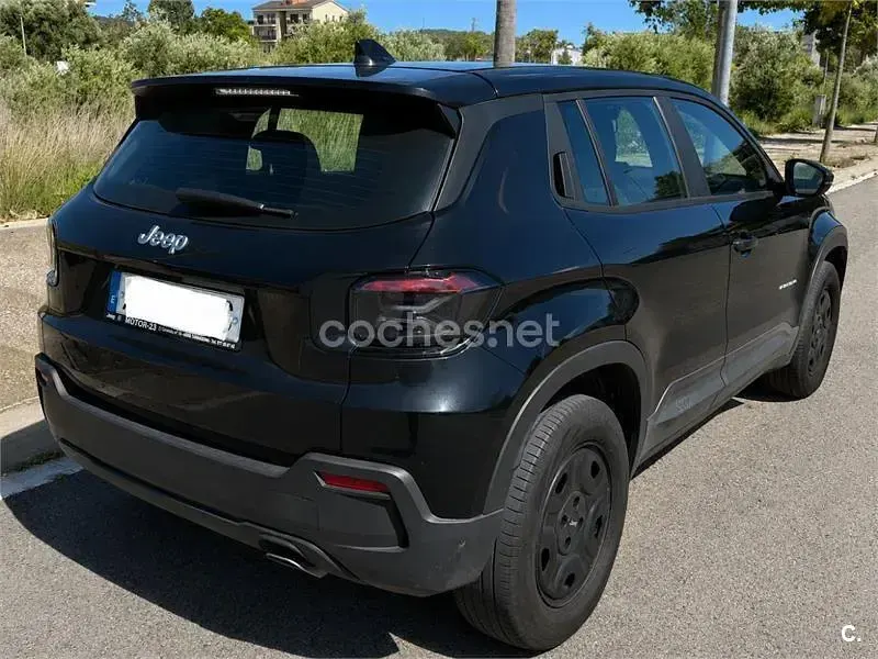 Usado Jeep Avenger 100 HP (73 kW) 2023 Preto SUV