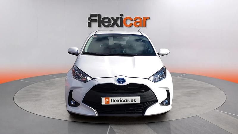 Usado Toyota Yaris Hybrid Active 116 CV (85 kW) 2021 Blanco Berlina