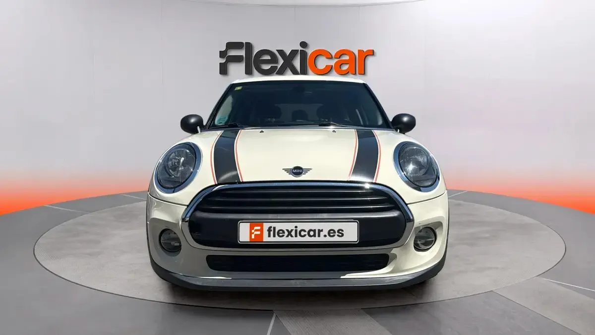 Usado Mini ONE 102 CV (75 kW) 2018 Beige Utilitario