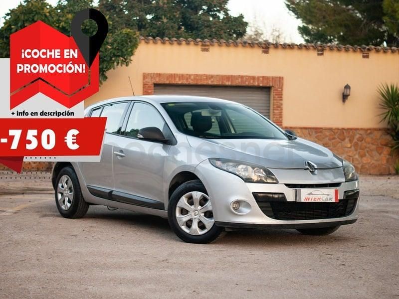 Usado Renault Mégane Business 110 CV (80 kW) 2014 Gris / plata Berlina