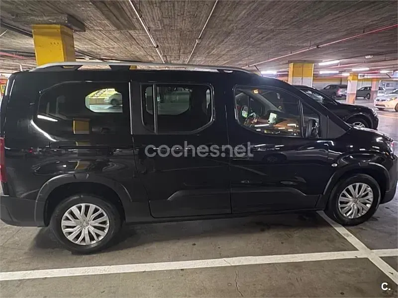 Usado Peugeot Rifter Active 130 CV (95 kW) 2019 Negro Monovolumen