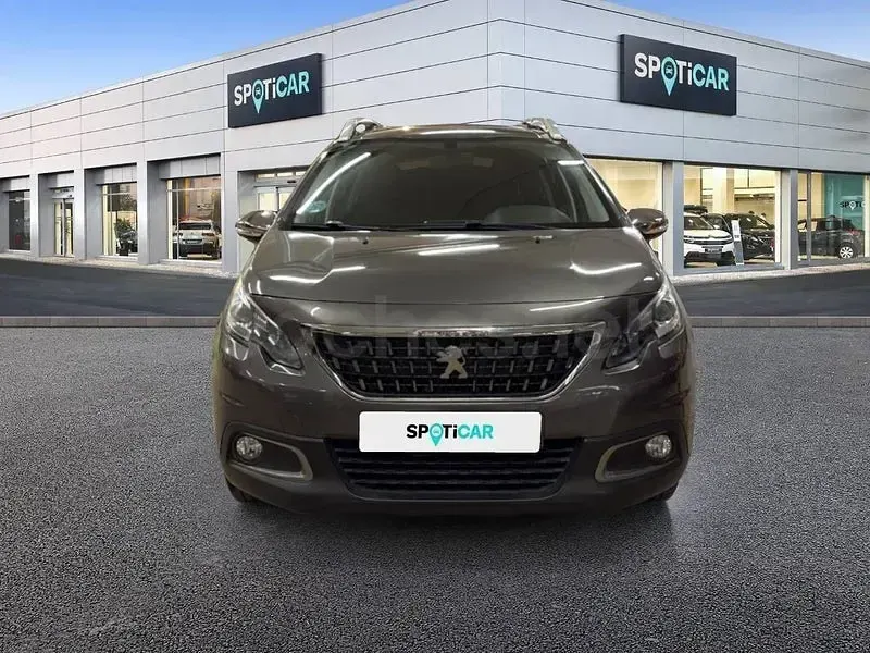 Usado Peugeot 2008 Style 82 CV (60 kW) 2018 Gris / plata SUV