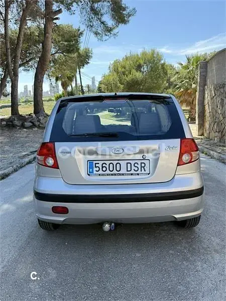 Usado Hyundai Getz 63 CV (46 kW) 2005 Gris / plata Utilitario