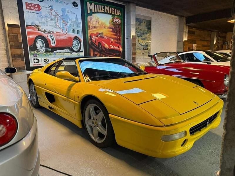 Amarillo Usado 1995 Ferrari F355 Coupe | 189.990 € - Imagen 1/4