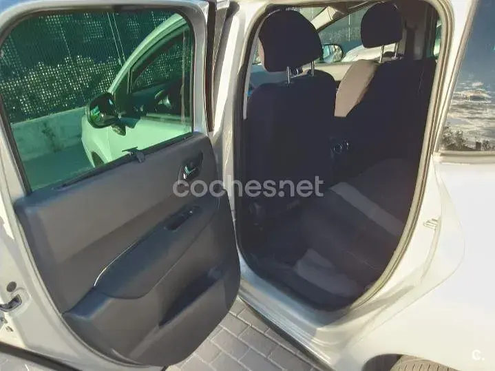 Usado Peugeot 3008 Active 115 CV (84 kW) 2013 Gris / plata Familiar