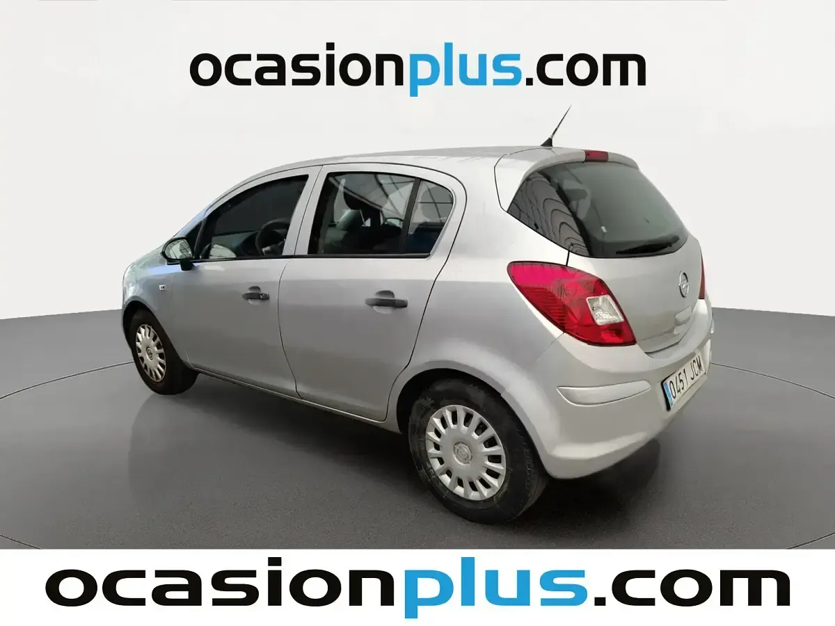 Usado Opel Corsa Expression 75 CV (55 kW) 2015 Plateado Utilitario