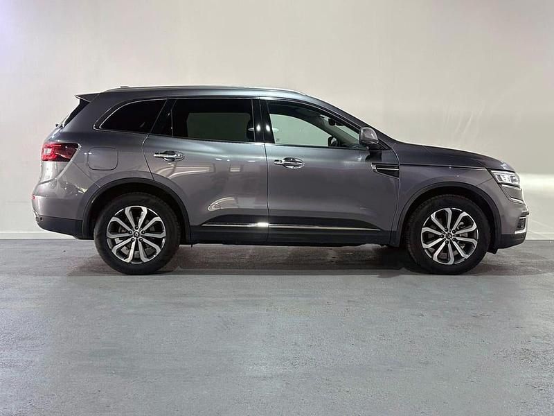 Usado Renault Koleos Zen 185 CV (136 kW) 2021 Gris / plata SUV
