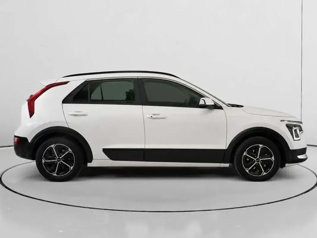 Usado Kia Niro 141 CV (103 kW) 2022 Blanco SUV