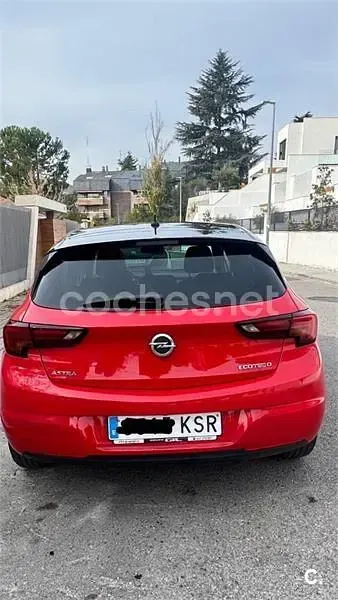 Usado Opel Astra Elegance 110 CV (80 kW) 2018 Rojo Berlina