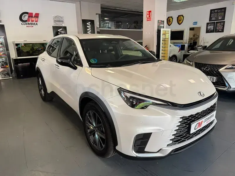 Usado Lexus LBX 136 CV (100 kW) 2024 Blanco SUV