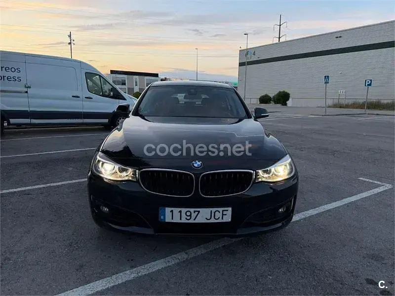 Usado BMW 320 Gran Turismo 184 CV (135 kW) 2015 Negro Berlina