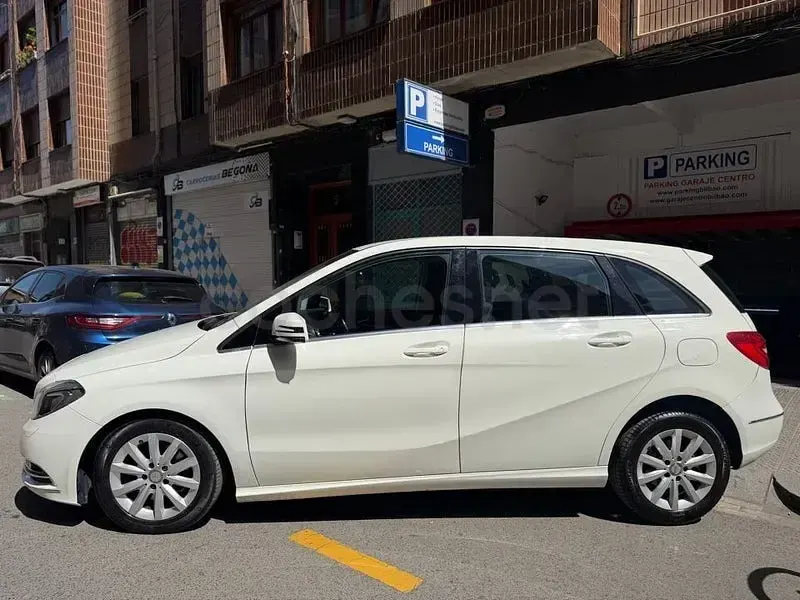 Usado Mercedes B200 156 CV (114 kW) 2013 Blanco Utilitario