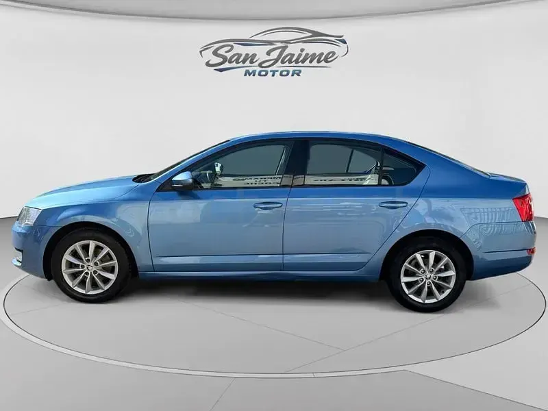 Usado Skoda Octavia Elegance 105 CV (77 kW) 2013 Azul Berlina
