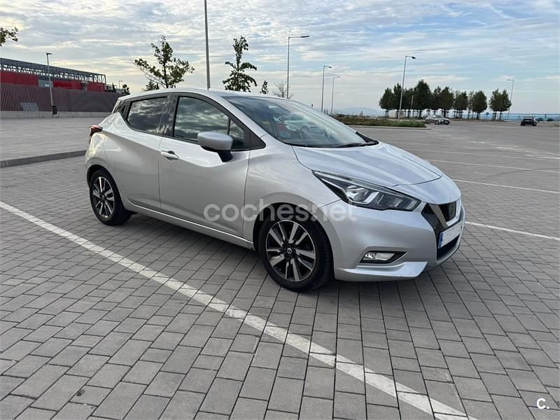 Usado Nissan Micra N-Connecta 90 CV (66 kW) 2017 Gris / plata Utilitario