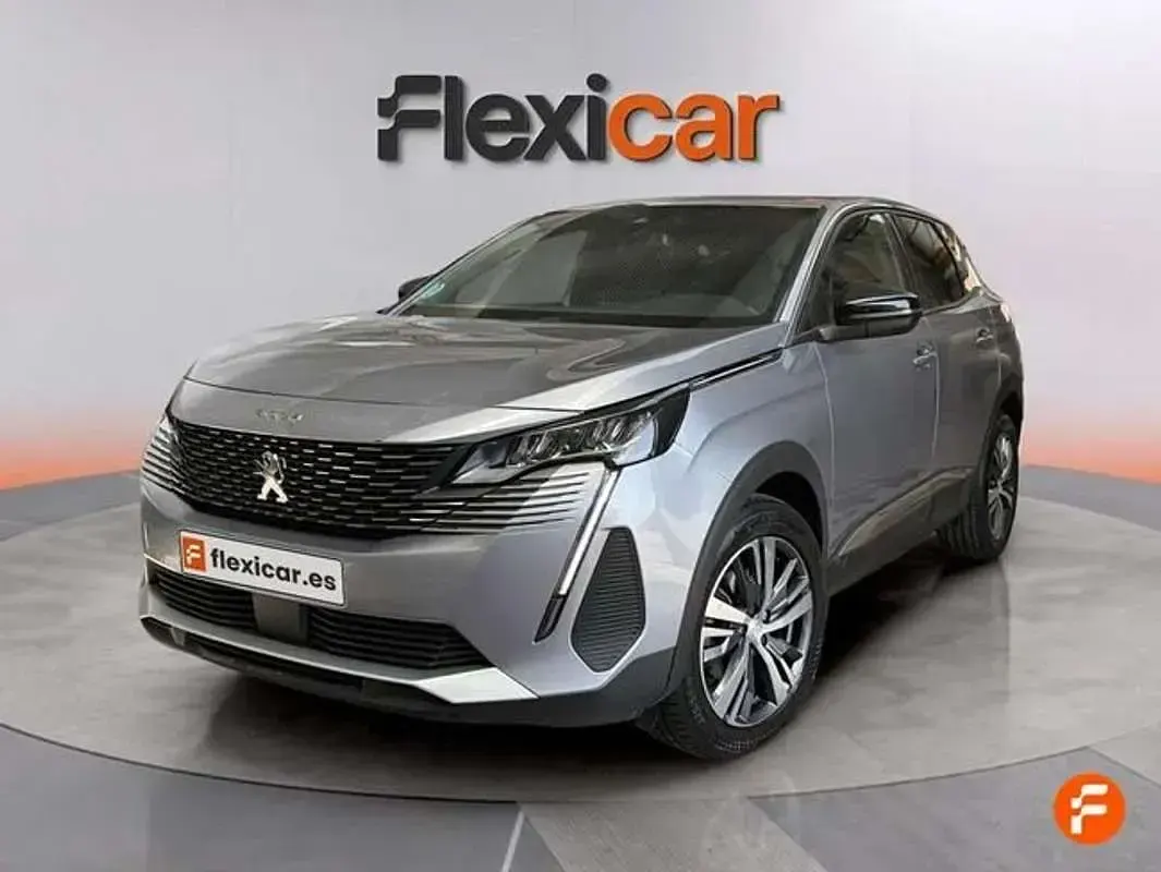 Usado Peugeot 3008 Allure 131 CV (96 kW) 2024 Gris SUV