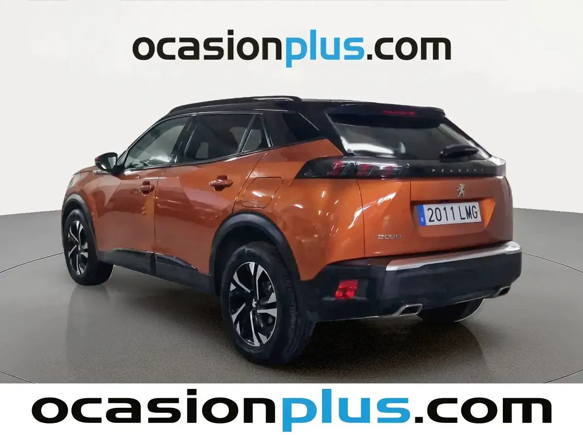 Usado Peugeot 2008 Allure 130 CV (95 kW) 2021 Naranja SUV