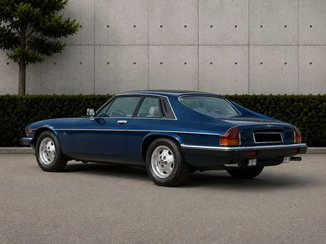 Usado Jaguar XJS 290 CV (213 kW) 1987 Azul Coupe