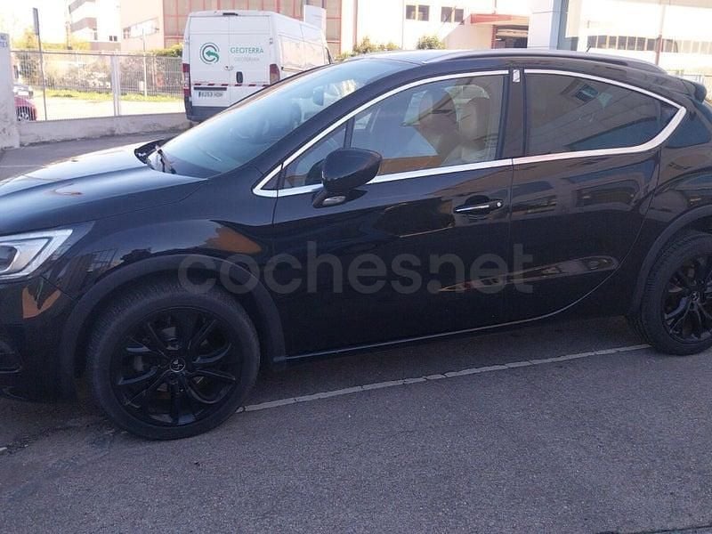 Usado DS Automobiles DS4 Crossback Style 131 CV (96 kW) 2018 Negro SUV