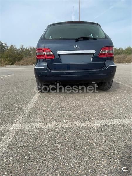 Usado Mercedes B180 109 CV (80 kW) 2008 Azul Monovolumen