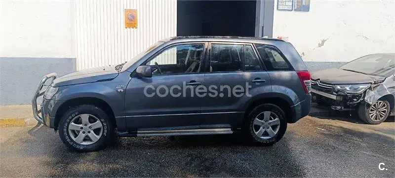 Usado Suzuki Grand Vitara 129 CV (94 kW) 2006 Gris / plata SUV