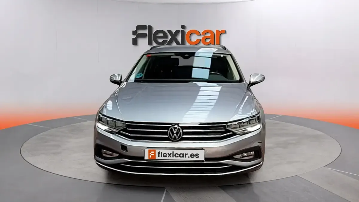 Usado VW Passat Executive 150 CV (110 kW) 2021 Gris Familiar