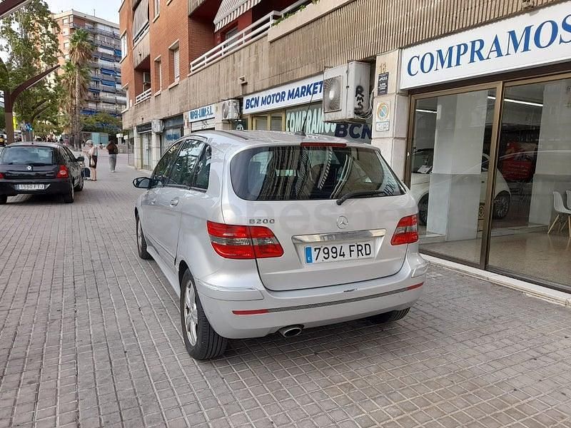 Usado Mercedes B200 136 CV (100 kW) 2007 Gris / plata Monovolumen