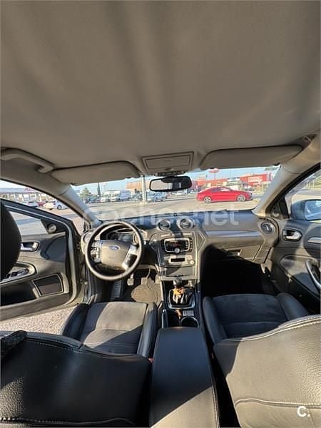 Usado Ford Mondeo Titanium X 140 CV (102 kW) 2009 Gris / plata Berlina