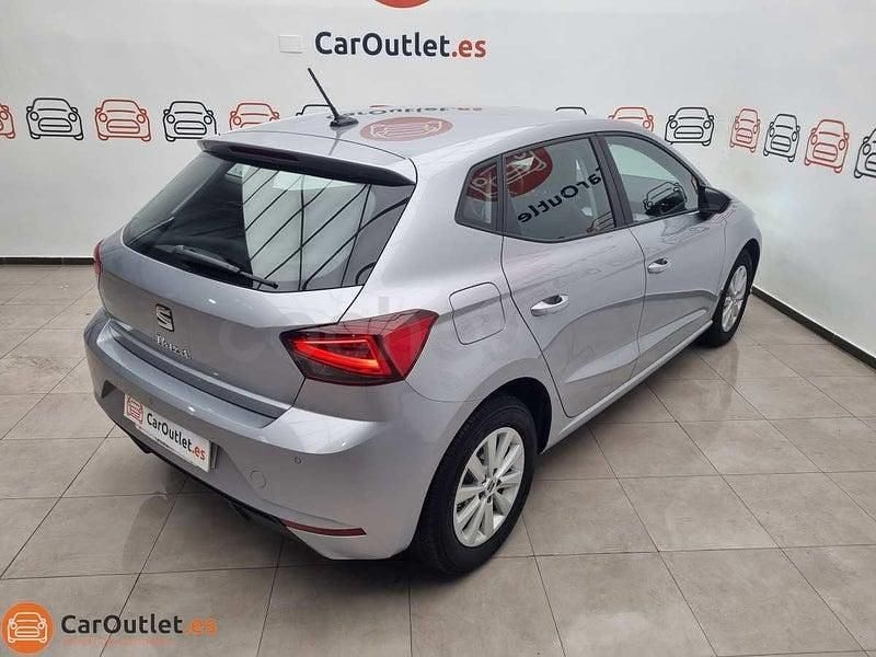Usado Seat Ibiza 110 CV (80 kW) 2024 Gris / plata Utilitario