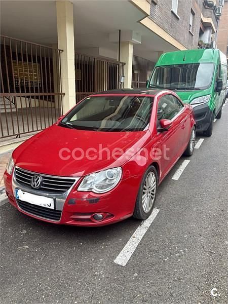 Usado VW Eos 140 CV (102 kW) 2008 Rojo Descapotable