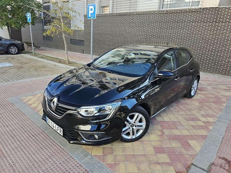 Usado Renault Mégane IV Life 116 CV (85 kW) 2020 Negro Utilitario