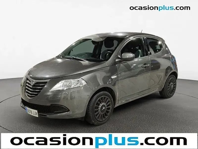 Gris Usado 2015 Lancia Ypsilon Utilitario | 8450 € (Precio justo) - Imagen 1/4