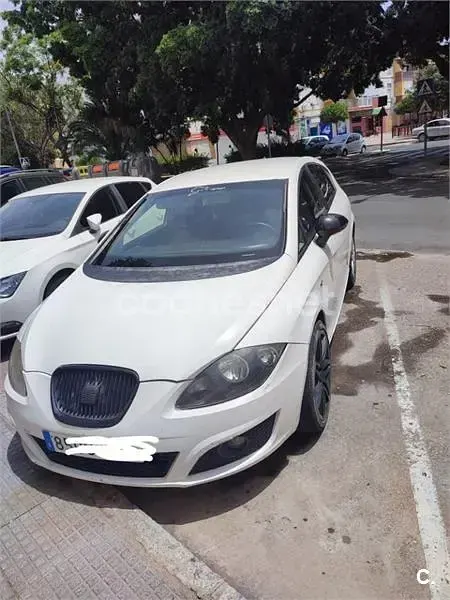 Usado Seat Leon Reference 105 CV (77 kW) 2010 Blanco Utilitario