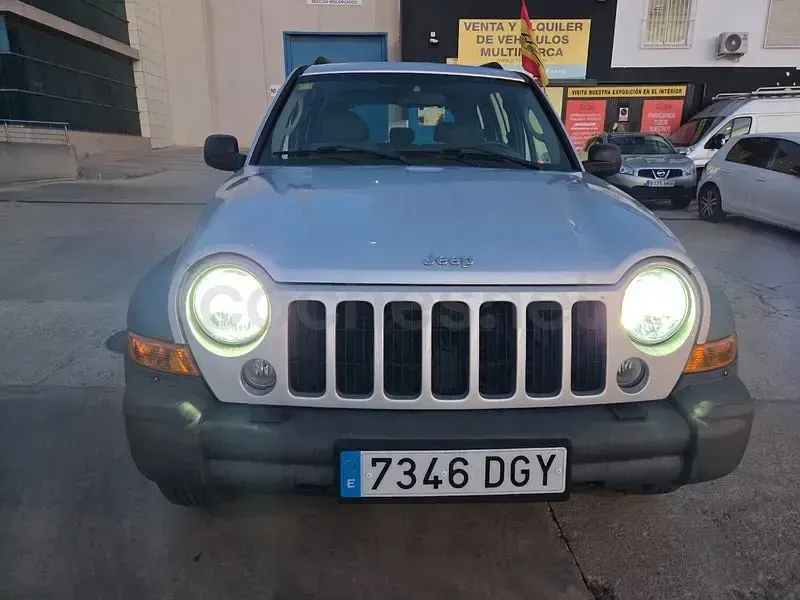 Usado Jeep Cherokee Limited 163 CV (119 kW) 2005 Gris / plata SUV